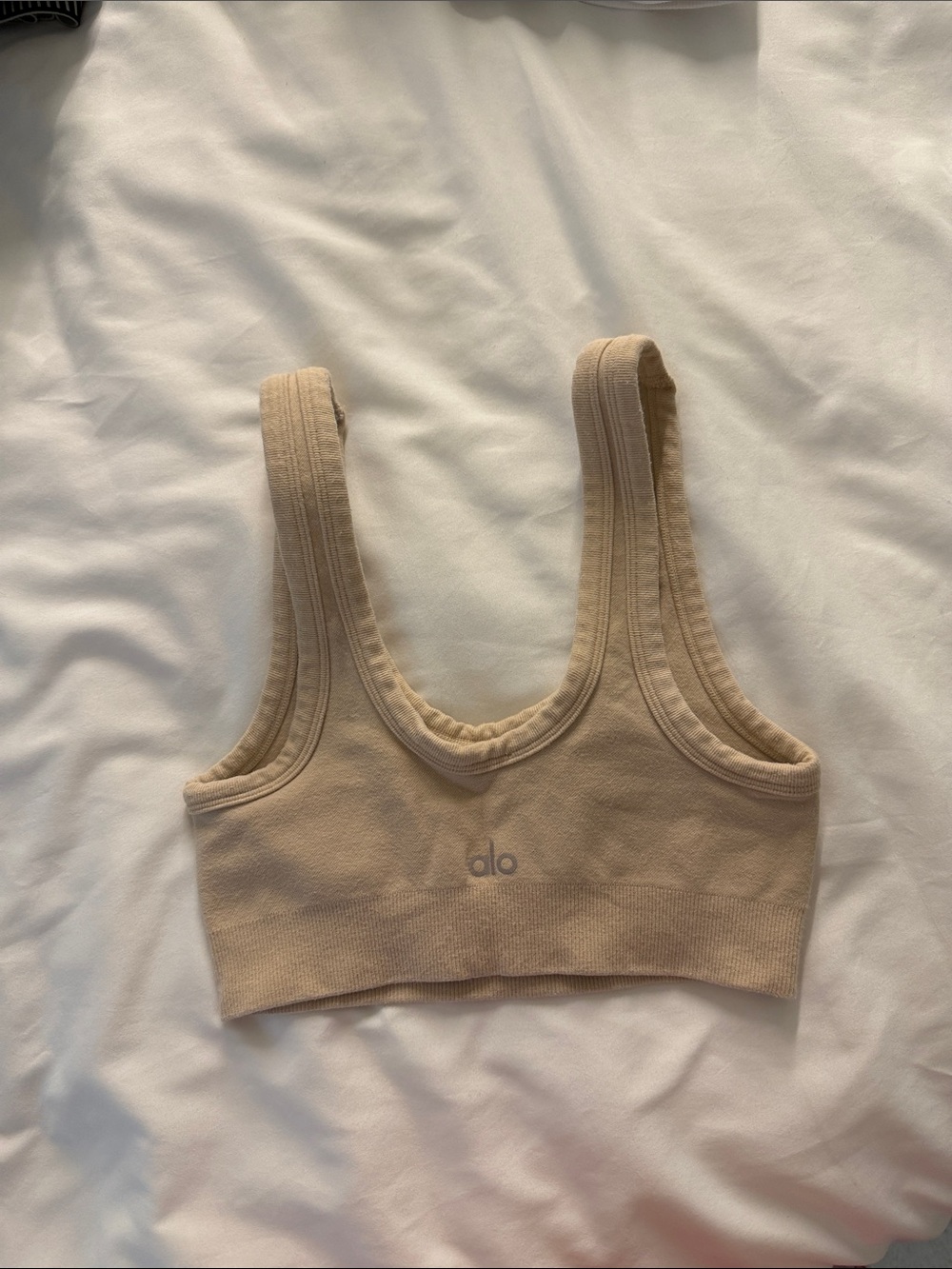 ALO Yoga Beige/Nude Scoop Seamless Sports Bra